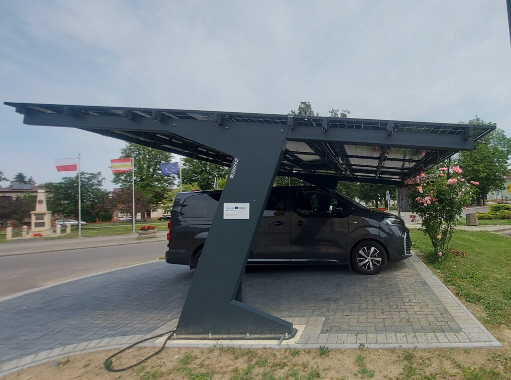 Carport fotowoltaiczny w Osieku Jasielskim