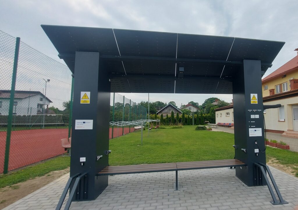 Solarna stacja ładowania rowerów elektrycznych w Osieku Jasielskim