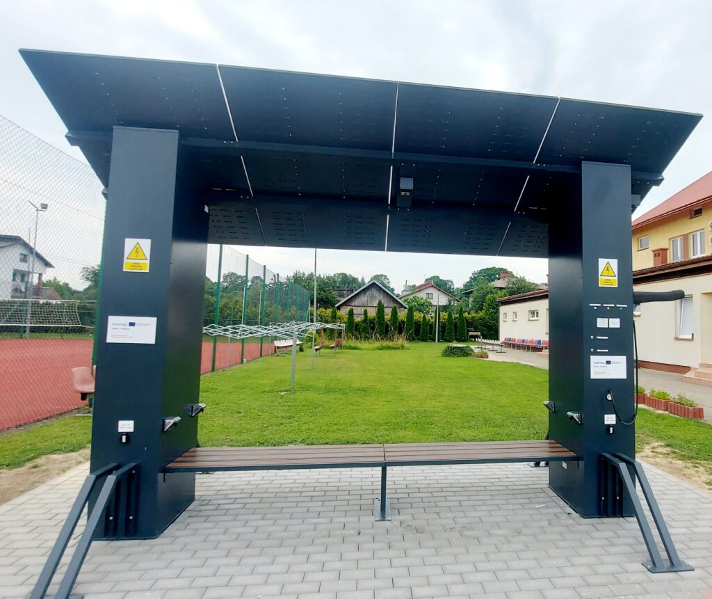 Solarna stacja ładowania rowerów elektrycznych w Osieku Jasielskim