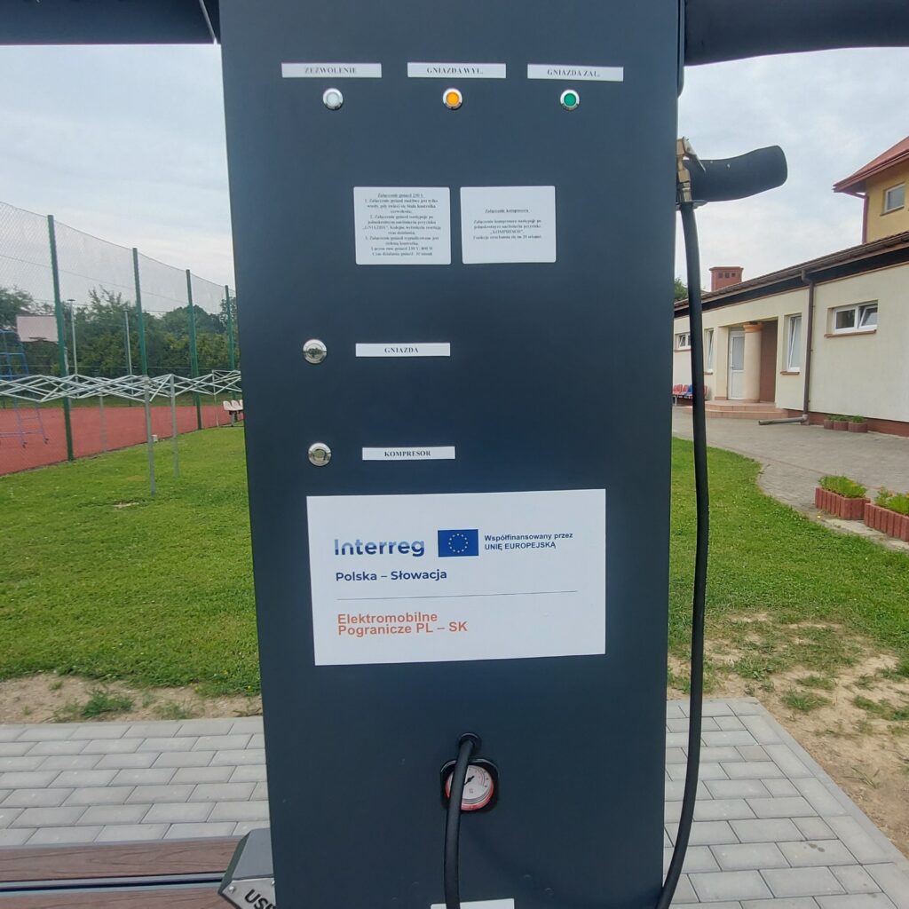Panel sterowania stacją ładowania w Osieku Jasielskim