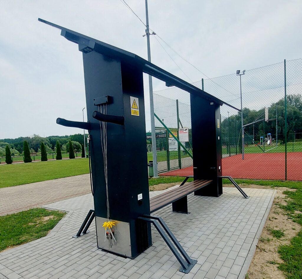Solarna stacja ładowania rowerów elektrycznych w Osieku Jasielskim