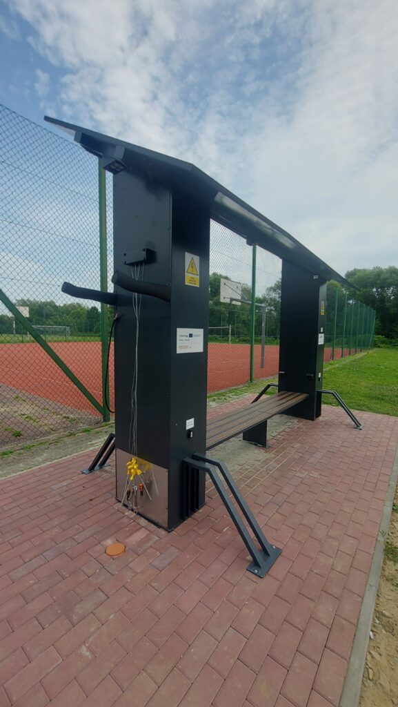 Solarna stacja ładowania rowerów elektrycznych w Załężu