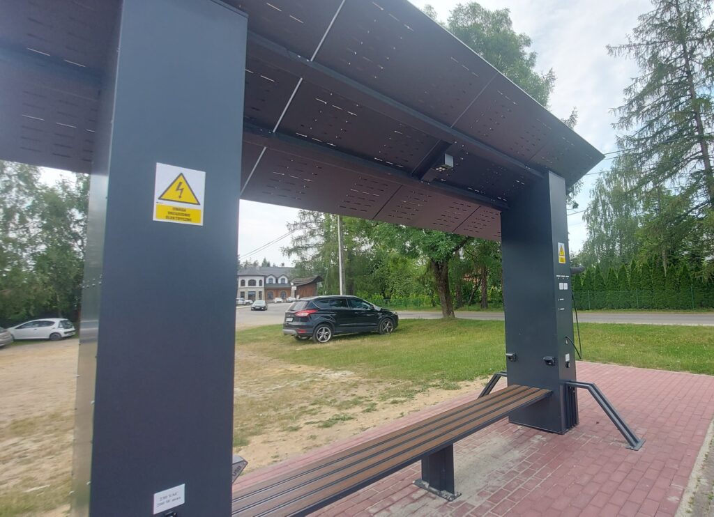 Solarna stacja ładowania rowerów elektrycznych w Załężu
